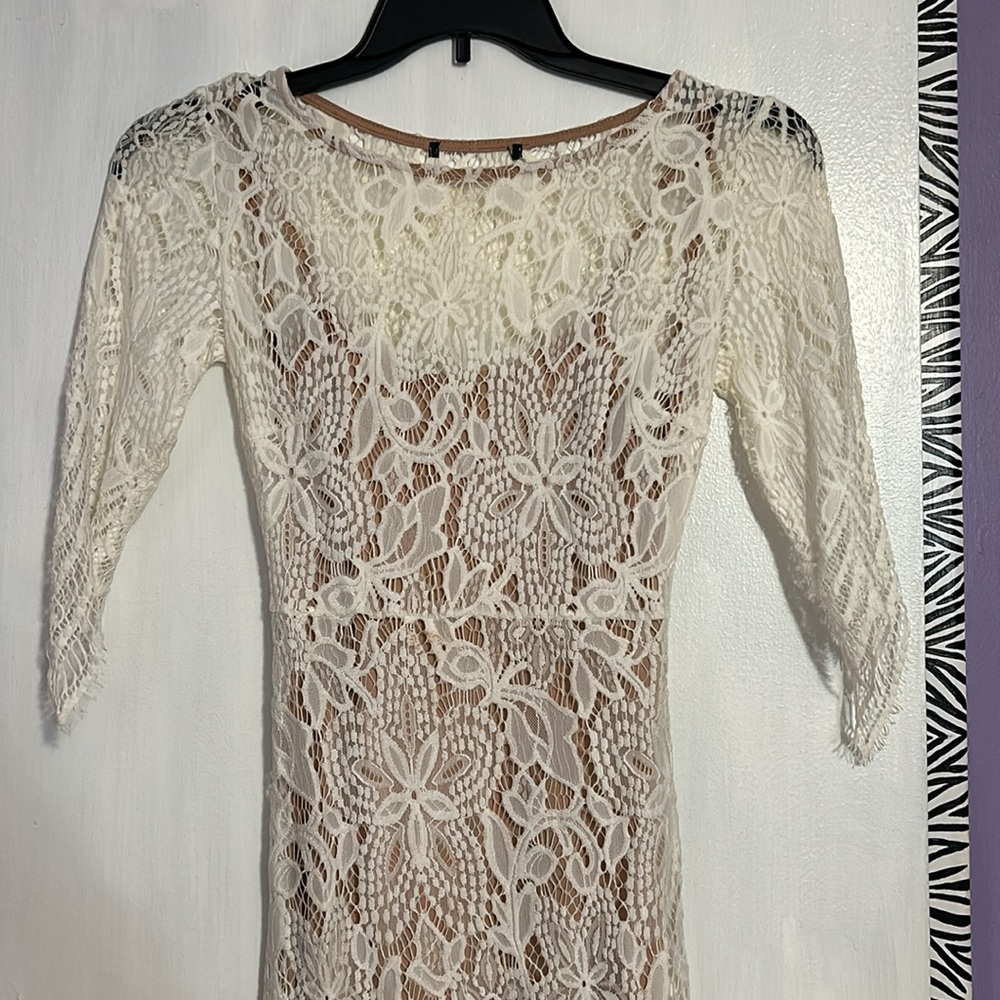 White lace bodycon dress